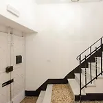 Joivy Ideal Flat Near Aquarium